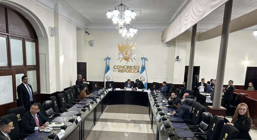 Jefes de bloque avalan incluir en agenda decreto de Estado de Sitio