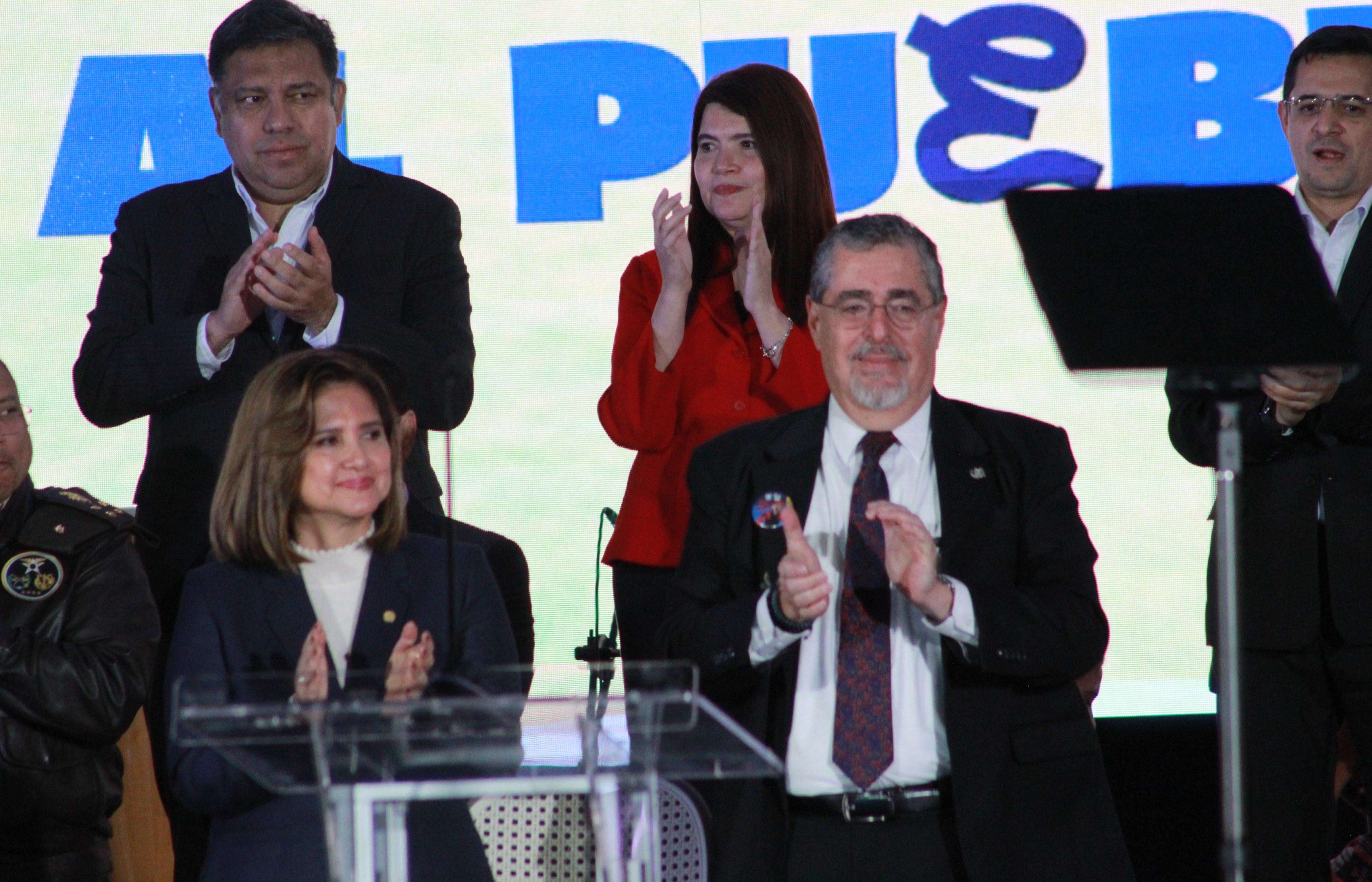 Karin Herrera y Bernardo Arévalo.