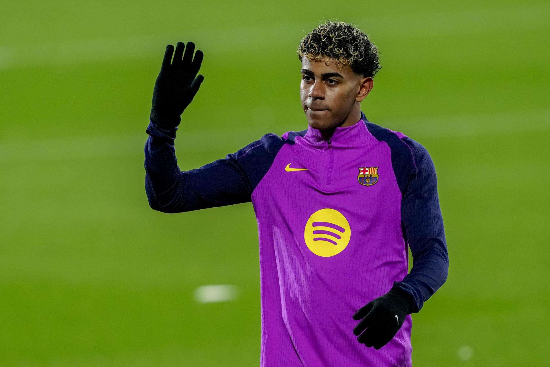 Lamine Yamal se ausenta del primer entrenamiento del año del Barça
