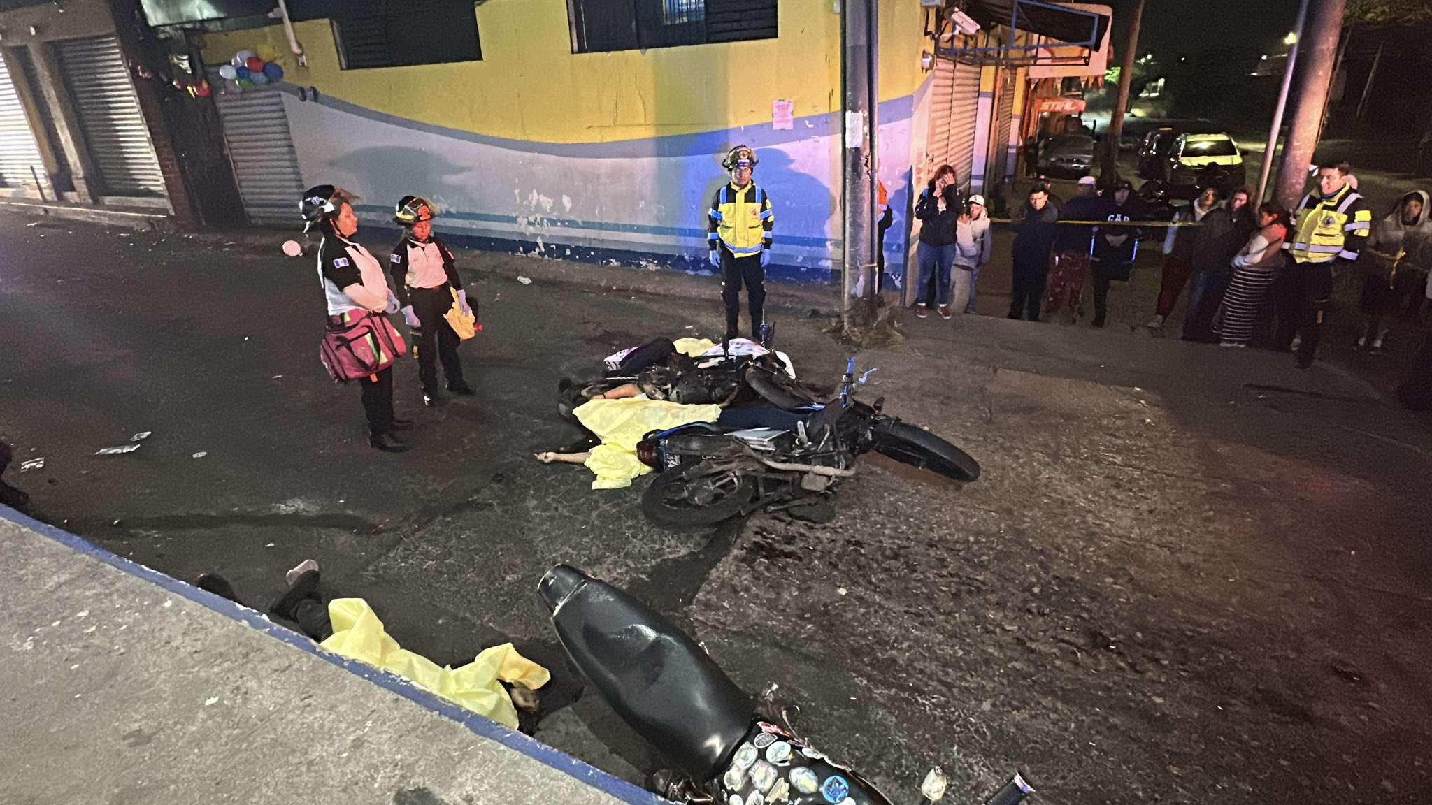 Identifican a víctimas de atentado armado contra motoristas en San José Pinula