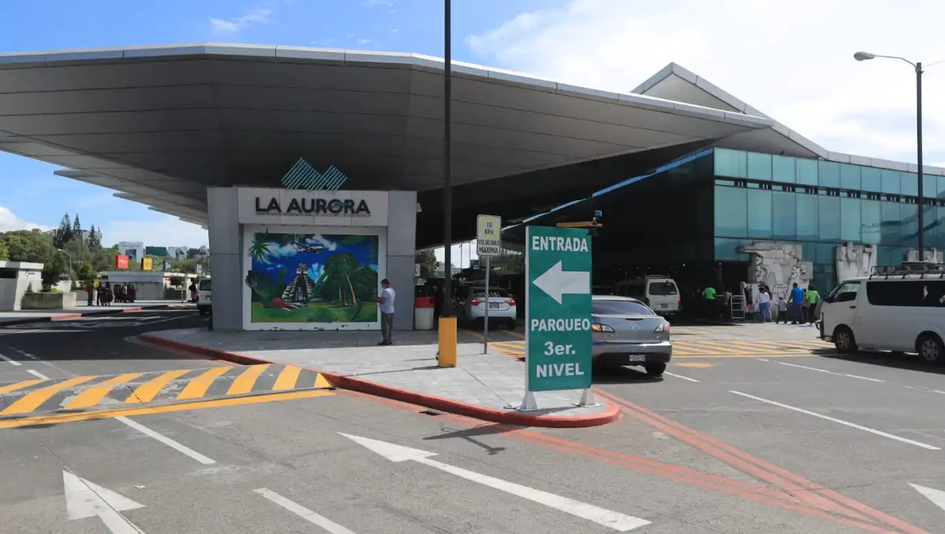 Tras una década de operación, parqueo del aeropuerto es intervenido por supuesta ilegalidad