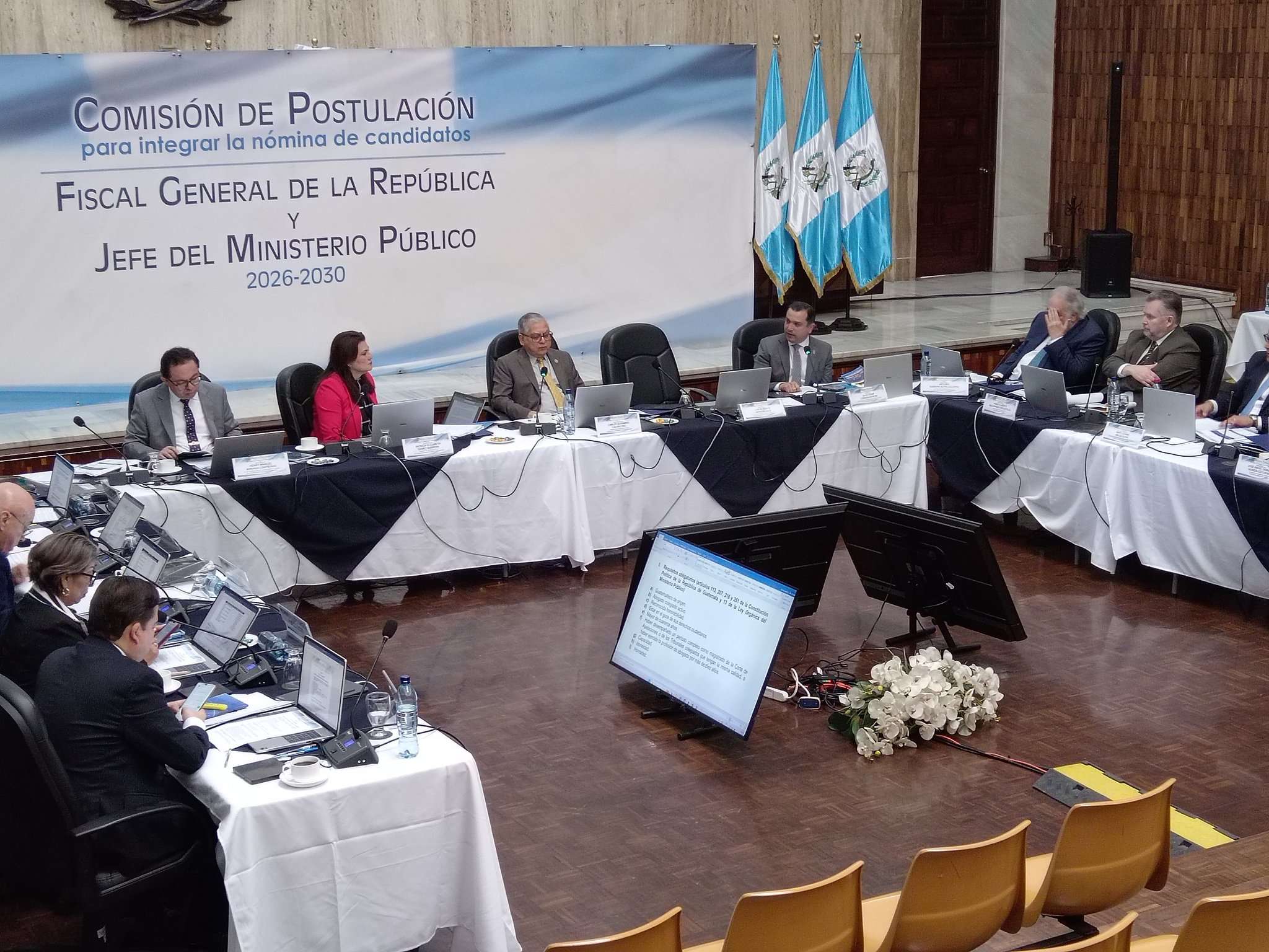 Postuladora avanza y fija requisitos para candidatos a fiscal general