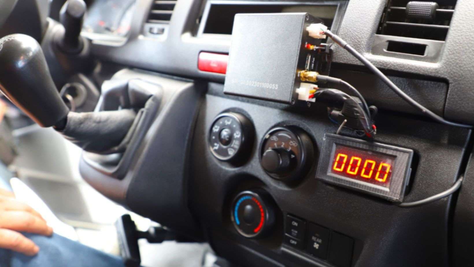 ¿Quién gana con los limitadores de velocidad? Transportistas acusan intento de lucro