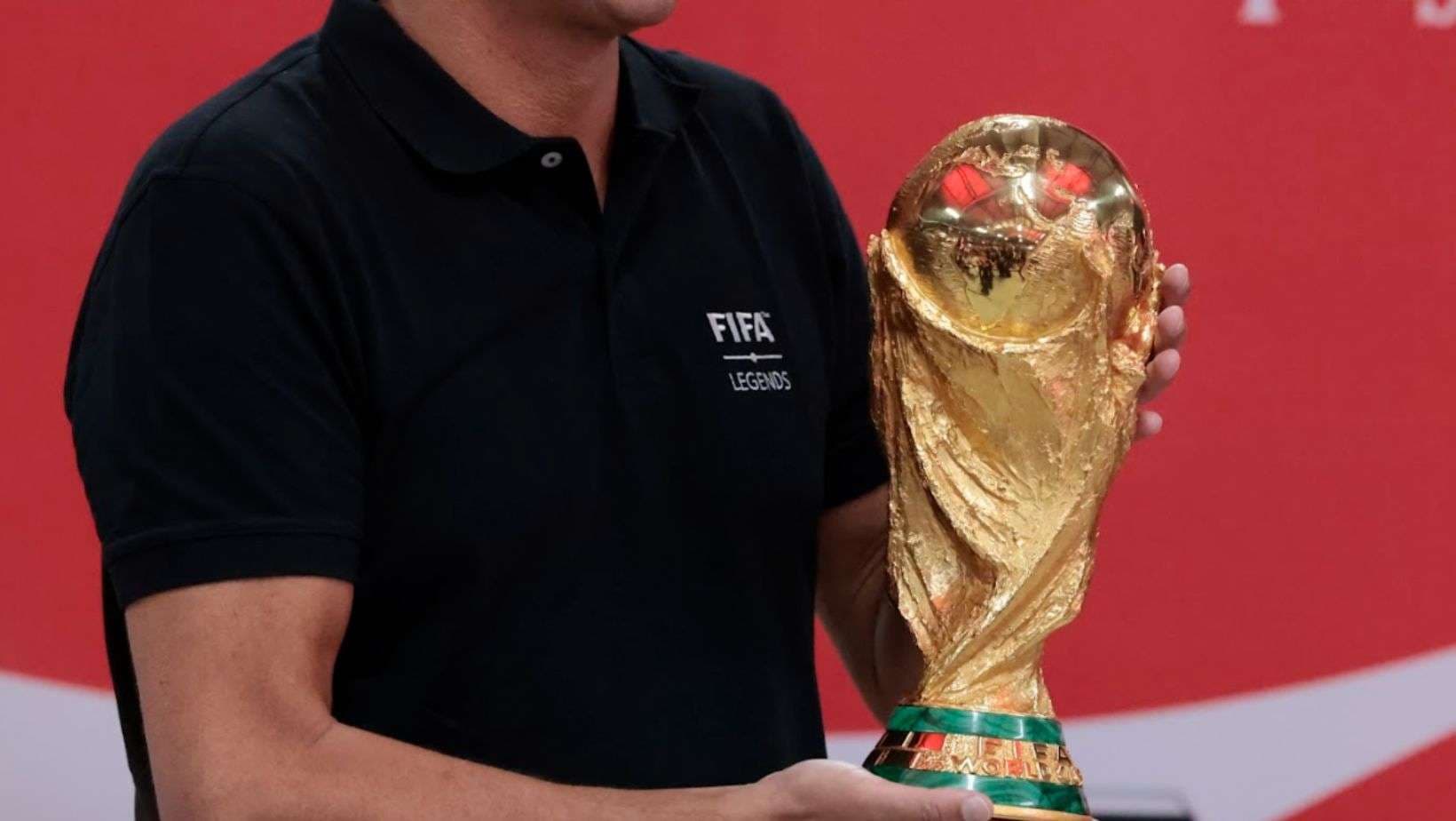 Guatemala celebra la llegada del trofeo original de la Copa del Mundo