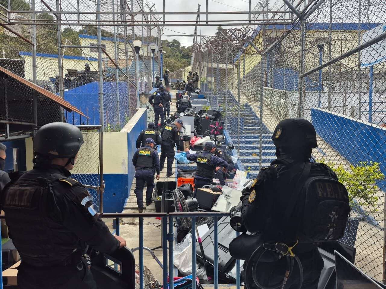 Requisa en preventivo de zona 18 deja al descubierto múltiples objetos ilícitos