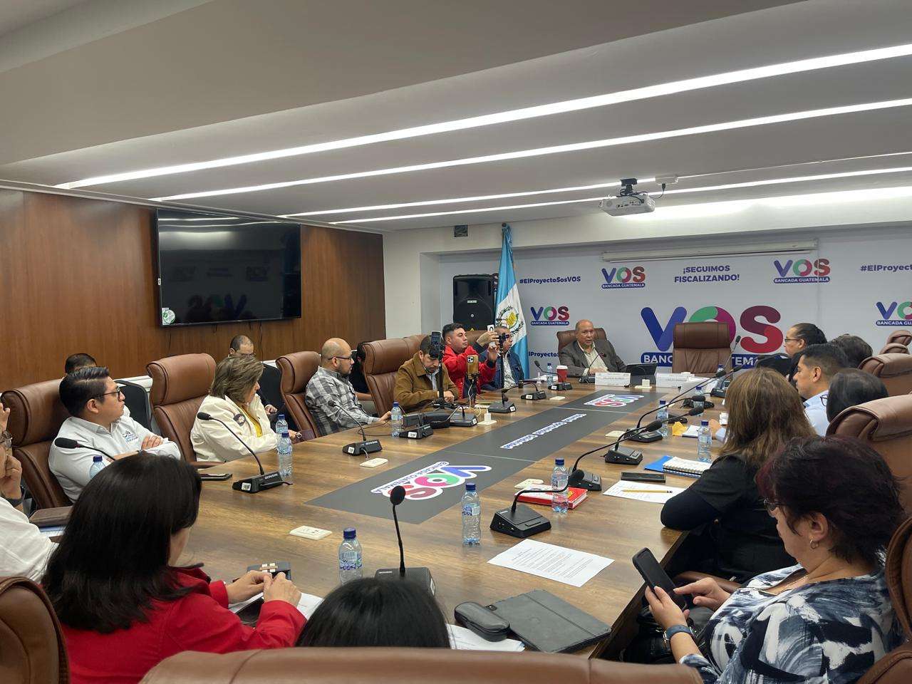 Retrasos administrativos ponen en riesgo atención médica de miles