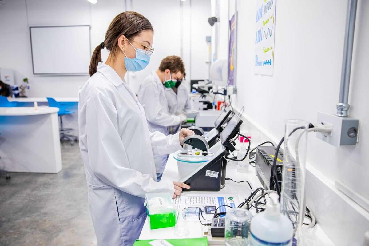 UVG inaugura un laboratorio de ingeniería genética y biología sintética