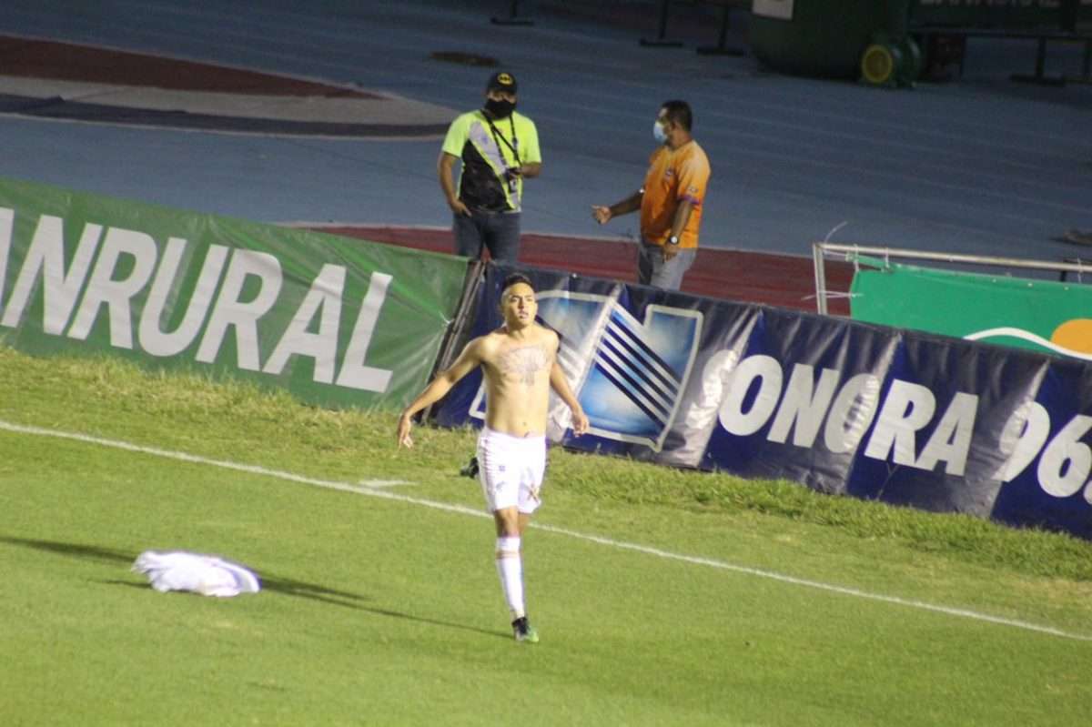 Óscar Santis Comunicaciones FC