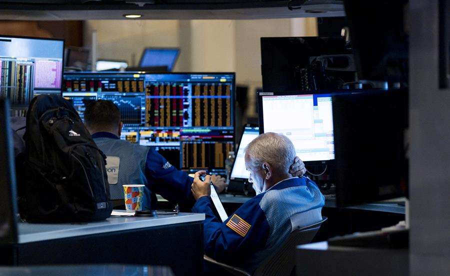 Wall Street cierra con fuertes pérdidas y el Dow Jones cae un 1.91 %