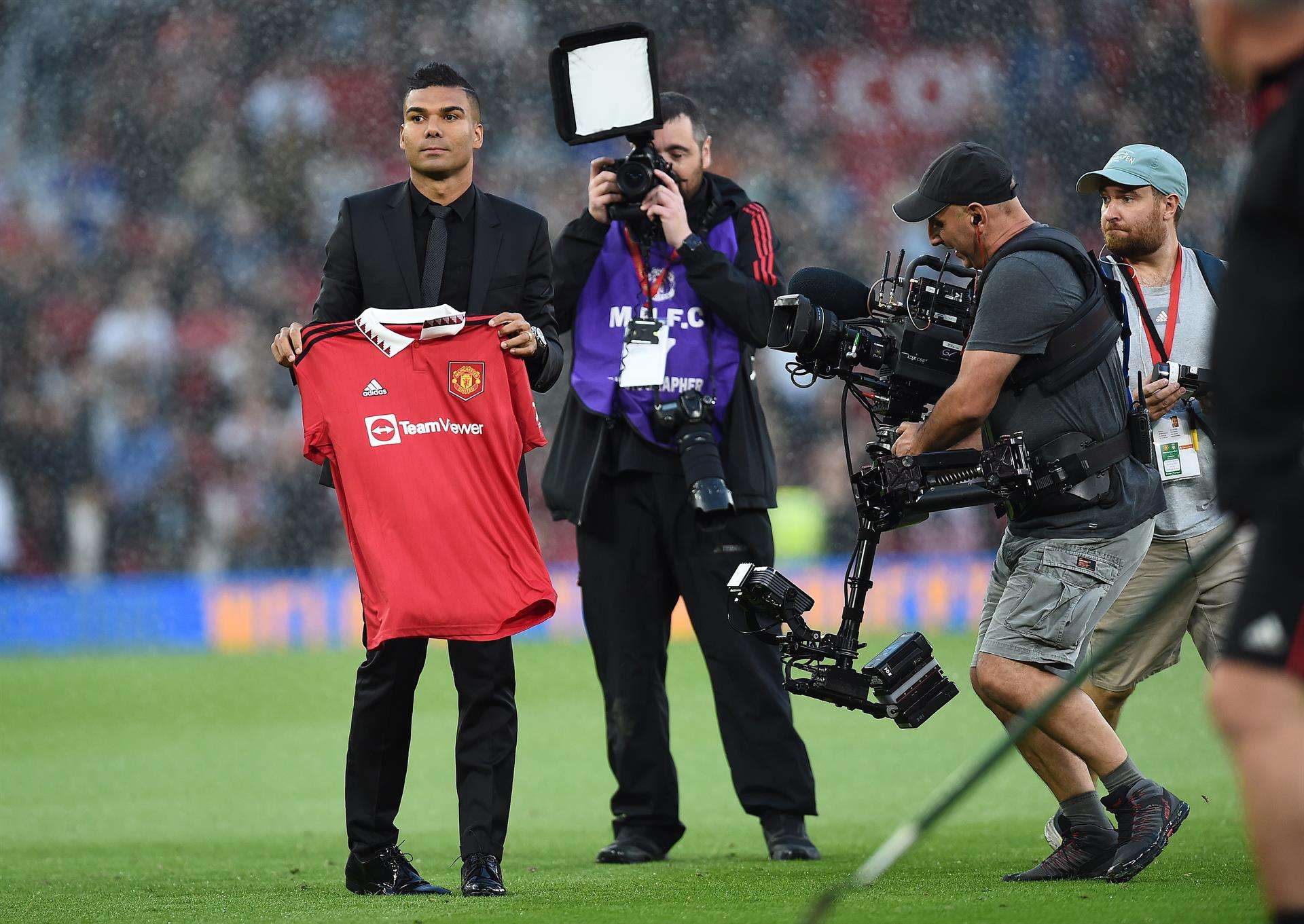 Casemiro, con su nueva camiseta del Manchester United. EFE/EPA/PETER POWELL