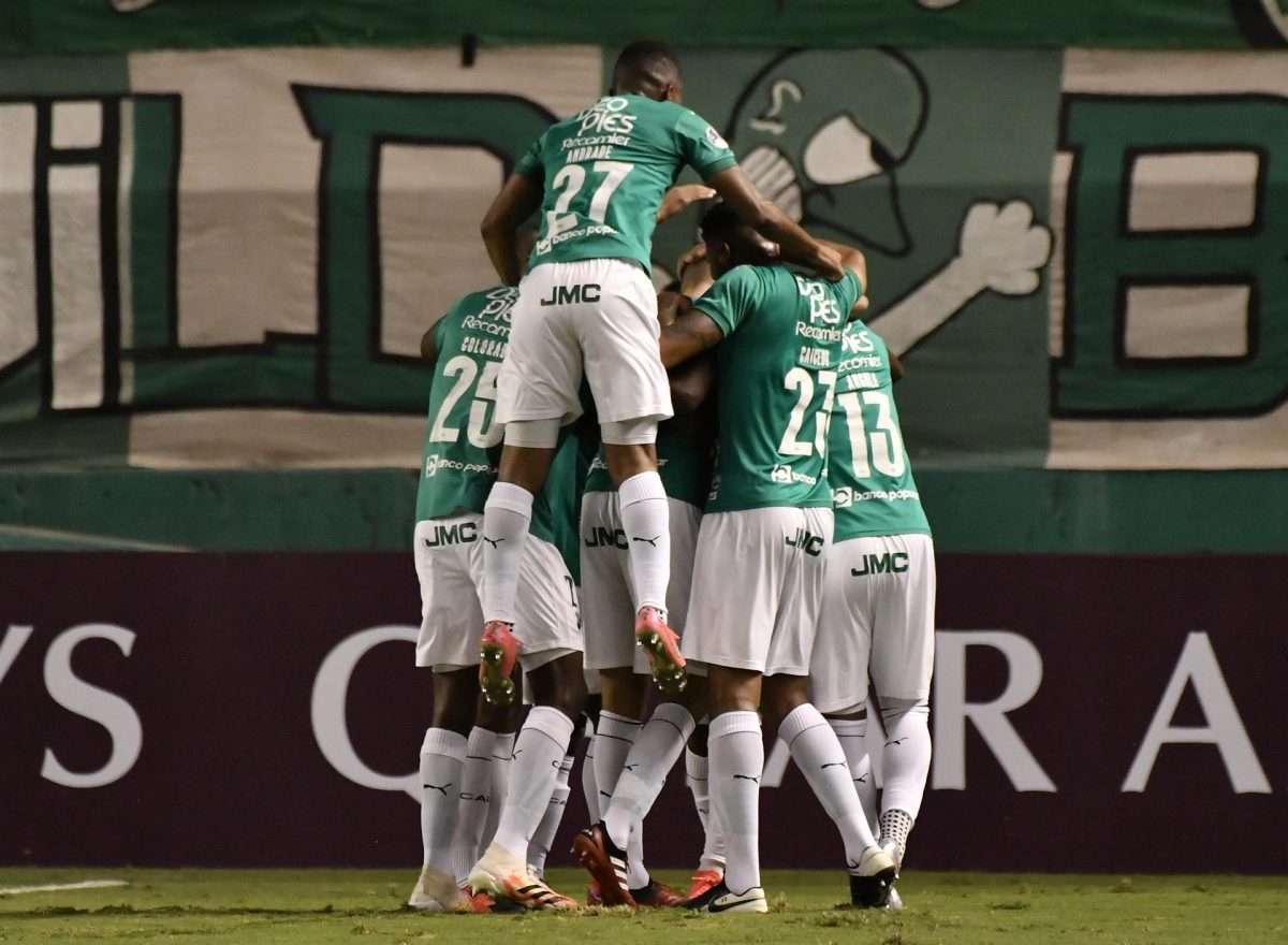 Fotografía de archivo que muestra a jugadores de Deportivo Cali, en una fotografía de archivo. EFE/Gabriel Aponte/Pool