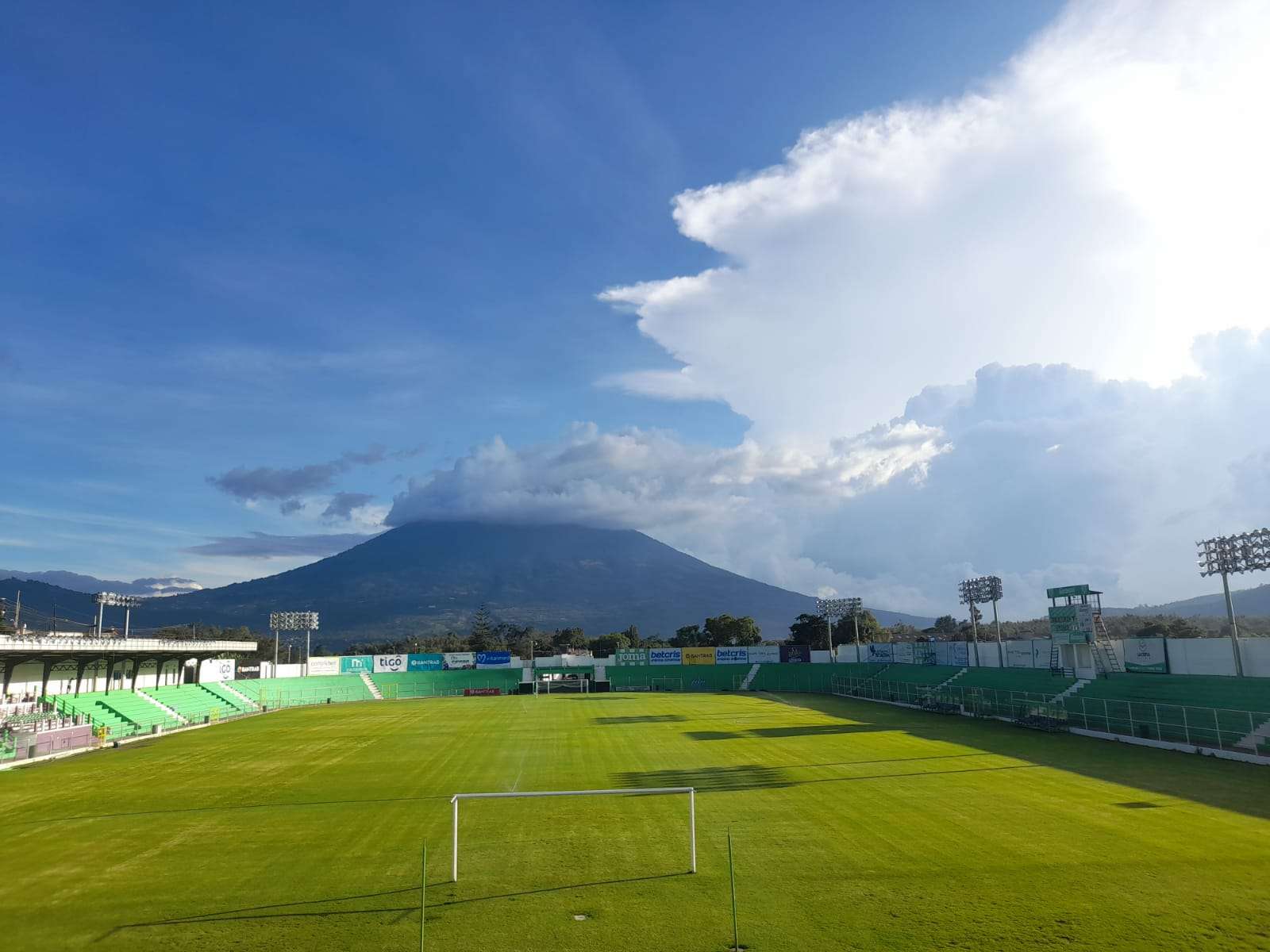 Comunicaciones Estadio Pensativo Concacaf FEdefut Xelajú