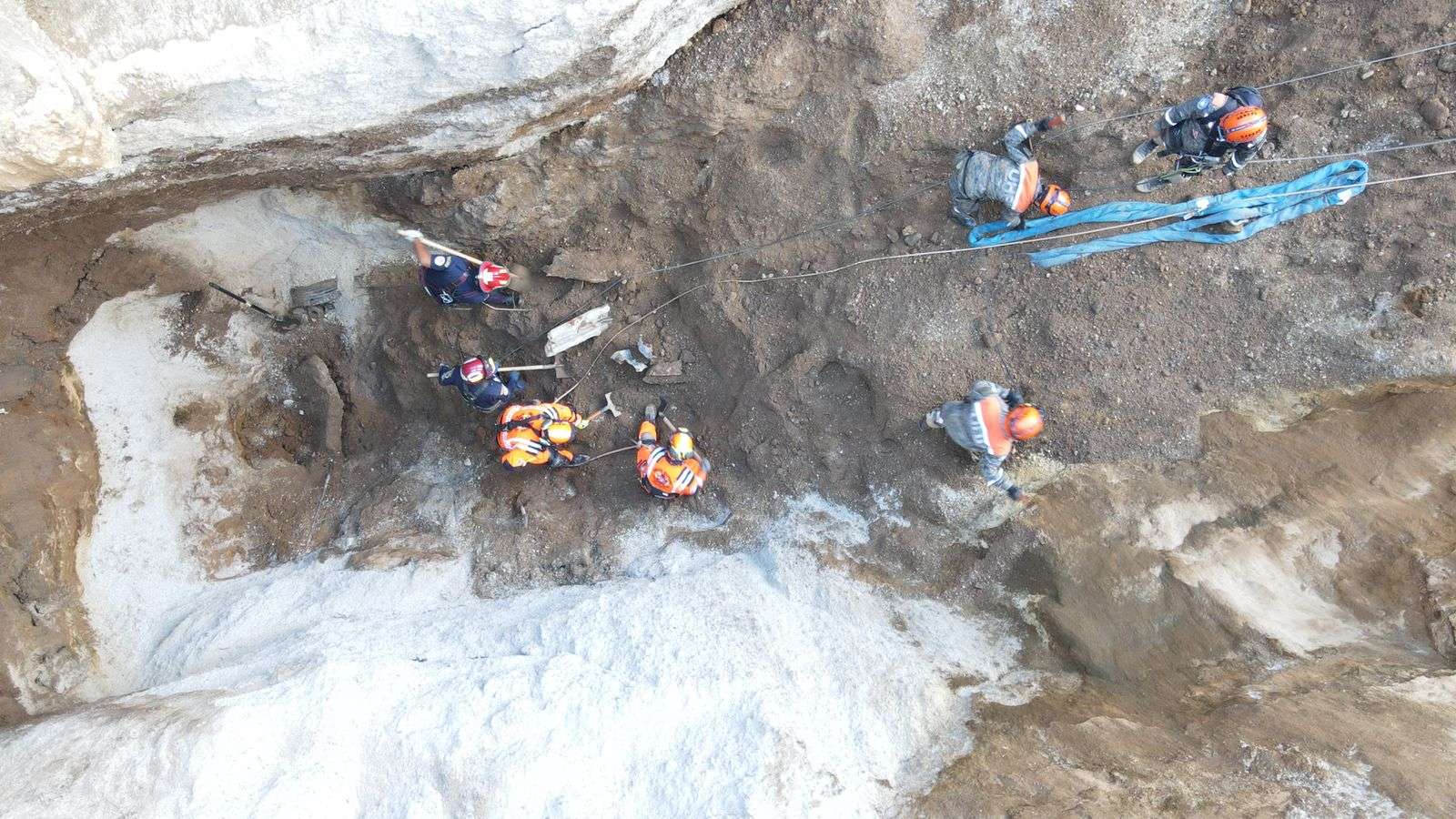 VIDEOS | Así trabajan los rescatistas en la búsqueda de madre e hija desaparecidas en hundimiento