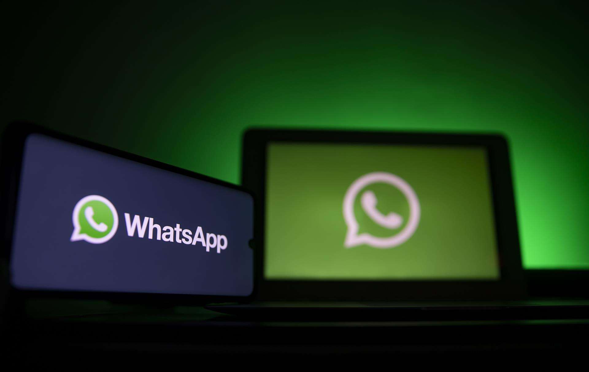 Una olistración de logo de WhatsApp, en una fotografía de archivo. EFE/EPA/Ian Langsdon