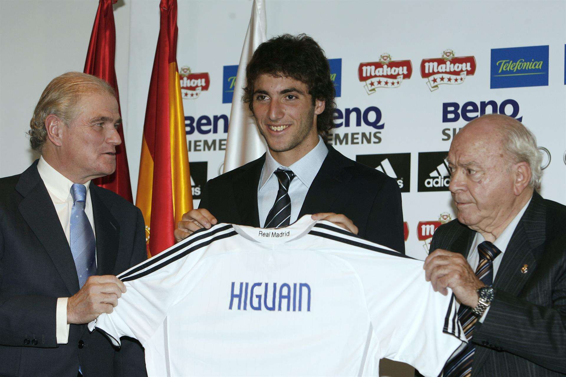 El exdelantero argentino Gonzalo Higuaín durante su presentación como jugador del Real Madrid. EFE/Gustavo Cuevas