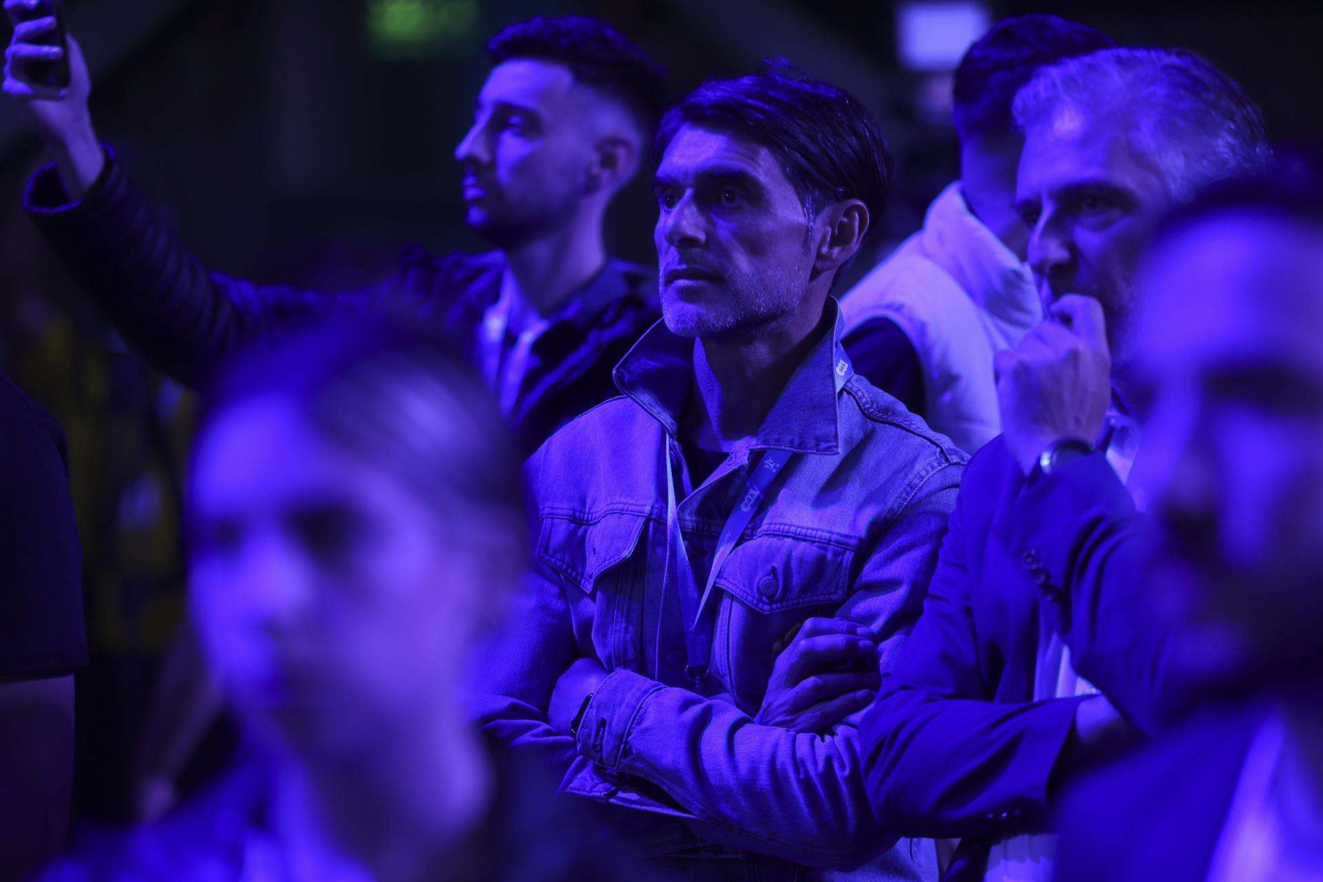 El exfutbolista argentino Roberto Ayala asiste a la presentación del avión Airbus a330-200 de Aerolíneas Argentinas que llevará al seleccionado de fútbol y a los hinchas al Mundial de Qatar 2022, el 6 de octubre de 2022 en el Aeropuerto de Ezeiza (Argentina). EFE/Juan Ignacio Roncoroni