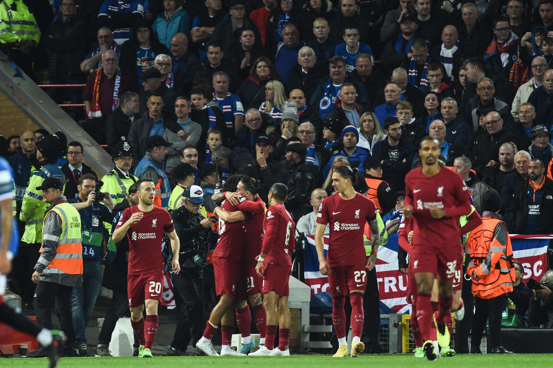 EFE/EPA/Peter Powell