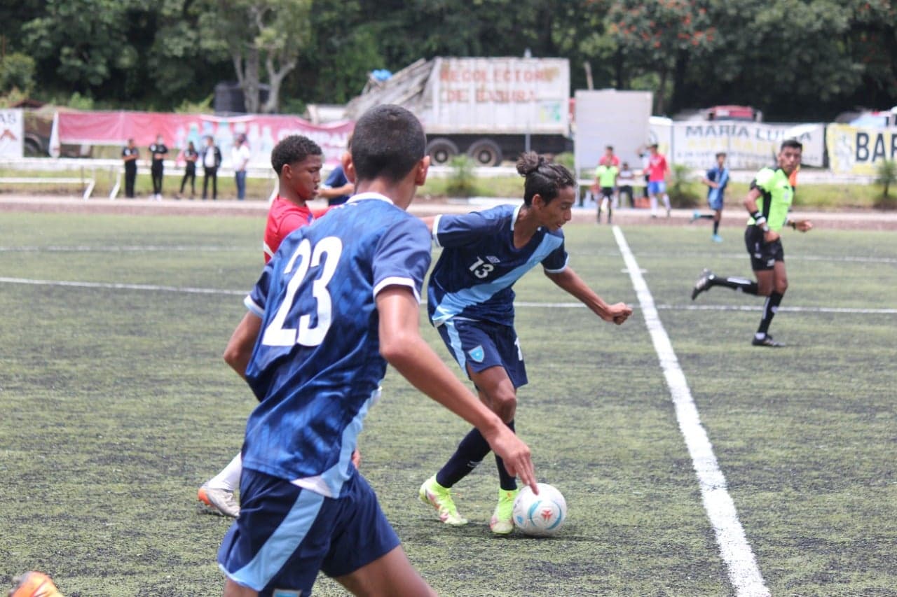 DeCarlo Guerra Selección Sub17 Seleccionado