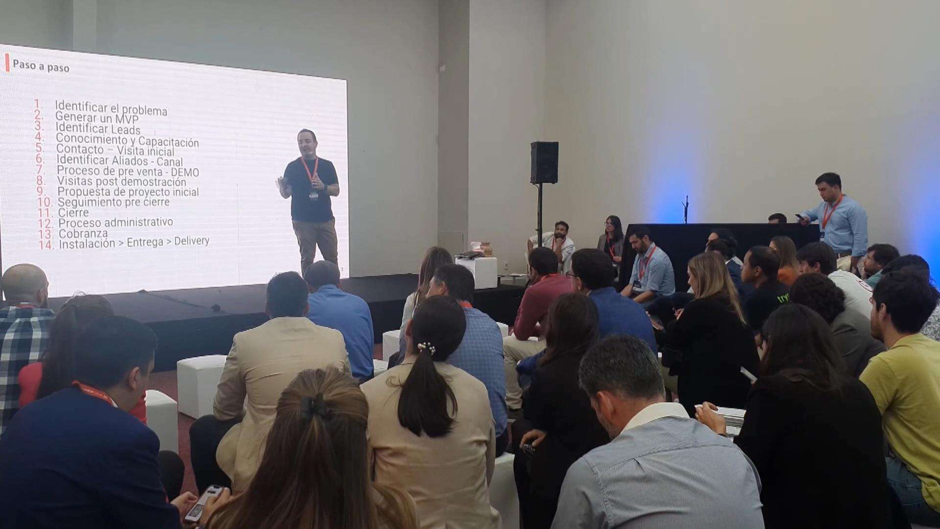 Captura de video del Cuti Business Forum, el encuentro más grande del sector tecnológico del Uruguay. EFE