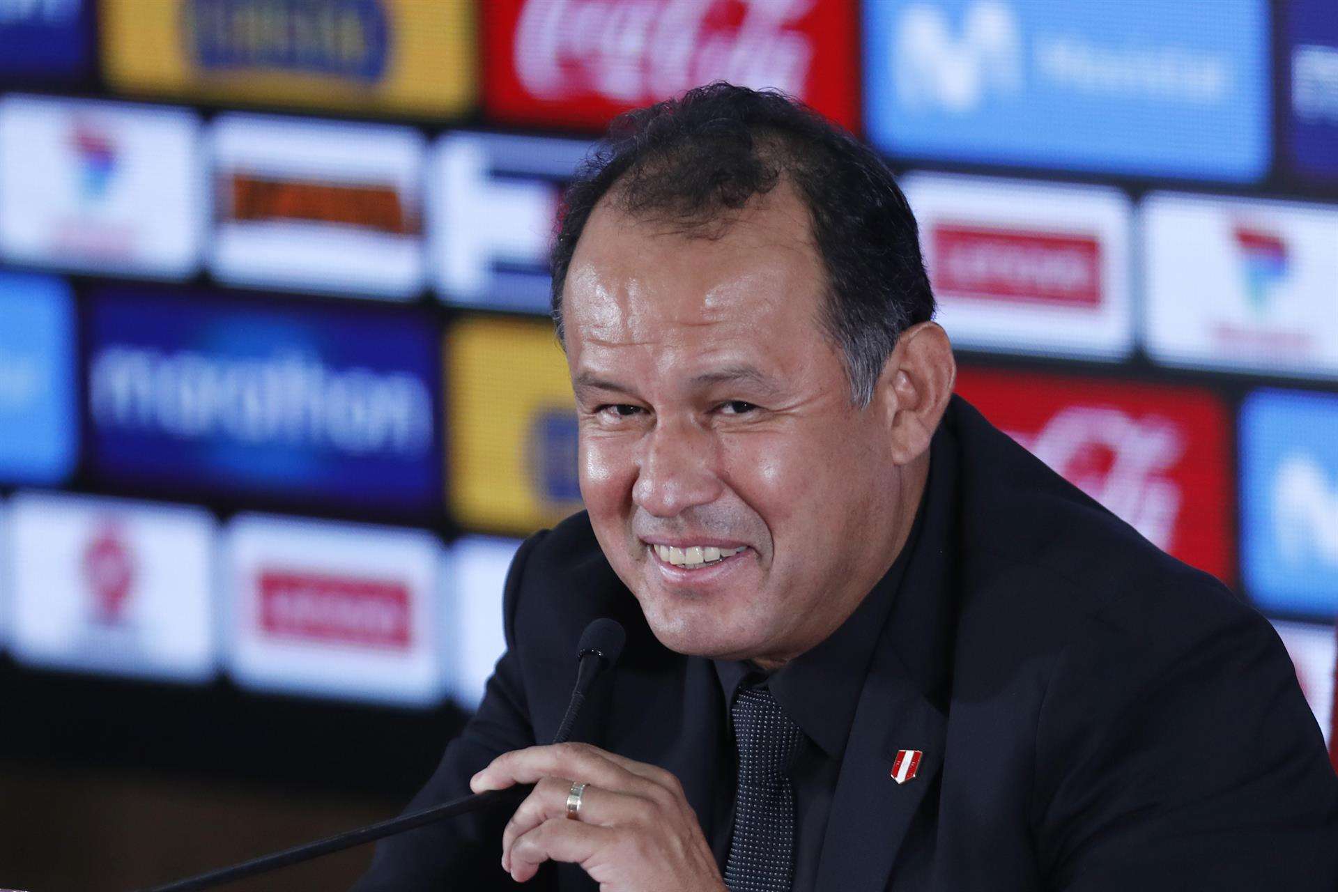 El nuevo director técnico de la selección peruana de fútbol, Juan Reynoso, en una fotografía de archivo. EFE/ Paolo Aguilar