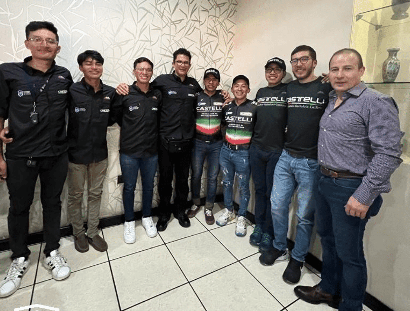 Cerámicas Castelli presenta equipo para temporada 2023 de ciclismo