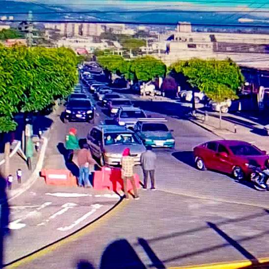 Encapuchados bloquean el paso hacia la Usac