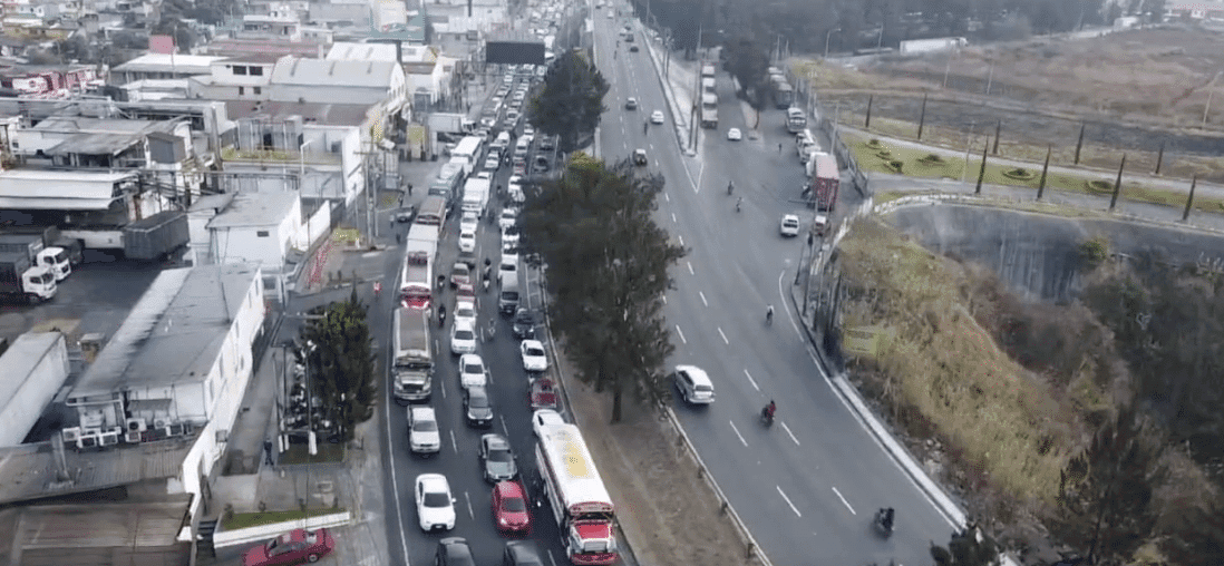 Amílcar Montejo, ha señalado que congestionamiento llega hasta la avenida Bolivar y Colonia Bethania, de aquellos que están buscando la ruta al Pacífico.