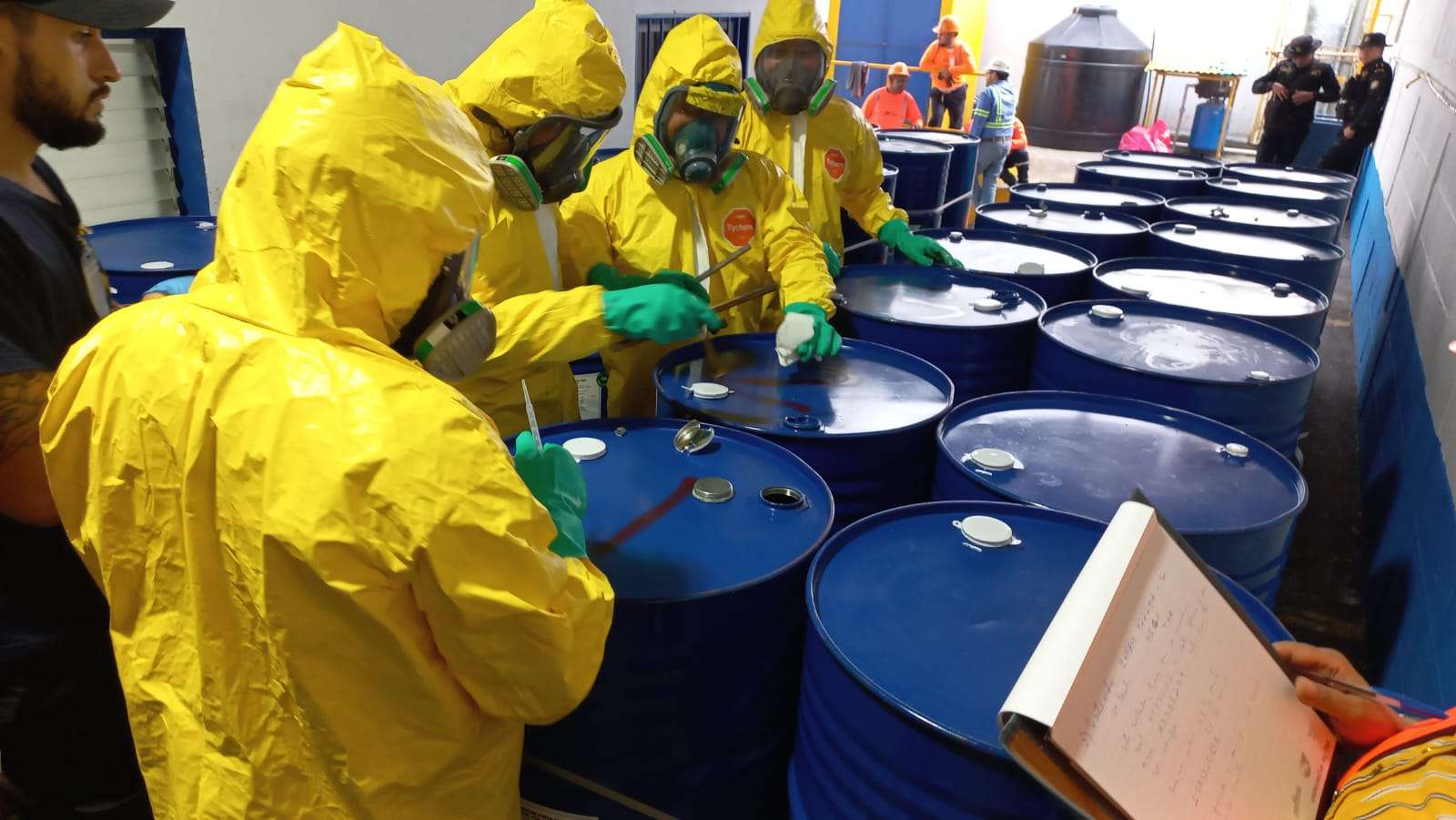 Localizan 480 toneles de fentanilo un “histórico decomiso” en portuaria de Izabal