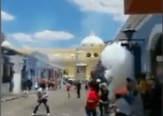 EN VIDEO | Así fue la explosión de la bomba pirotécnica en al Antigua Guatemala