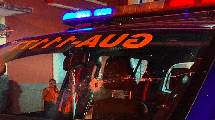 AUDIO | Asalto a peatón termina en balacera con la PNC en la zona 1