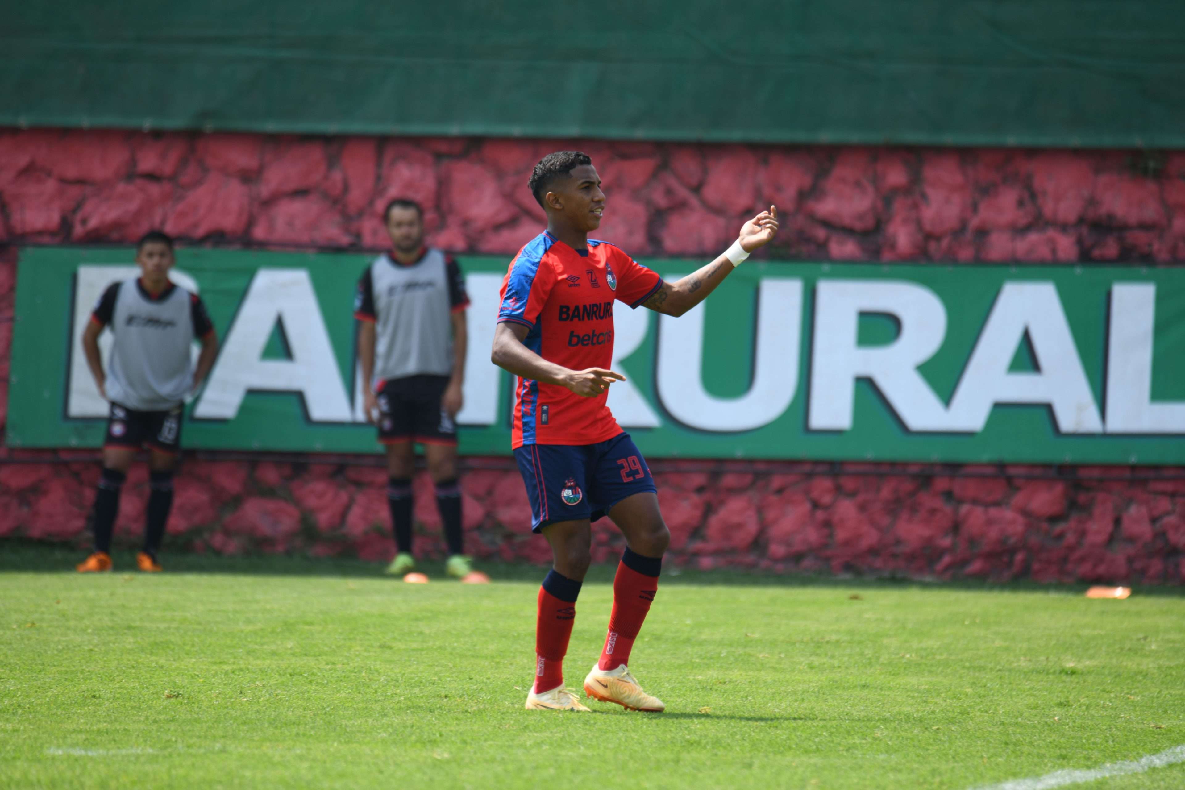 Figo Montaño debut Municipal