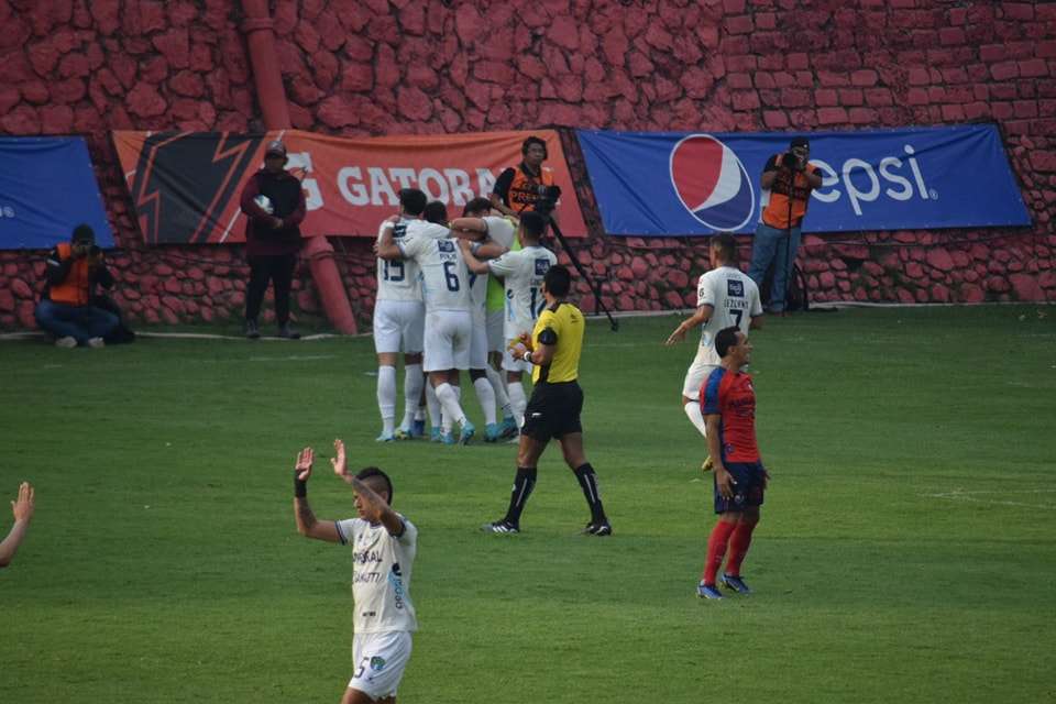 Árbitro para el Clásico 327 326