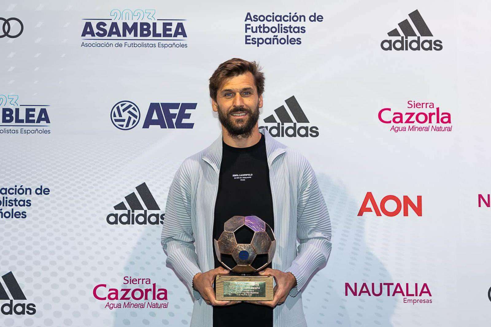 Fernando Llorente, campeón del mundo con España en Sudáfrica 2010, ha confirmado su retirada del fútbol a los 38 años después de una carrera de 18 temporadas como profesional