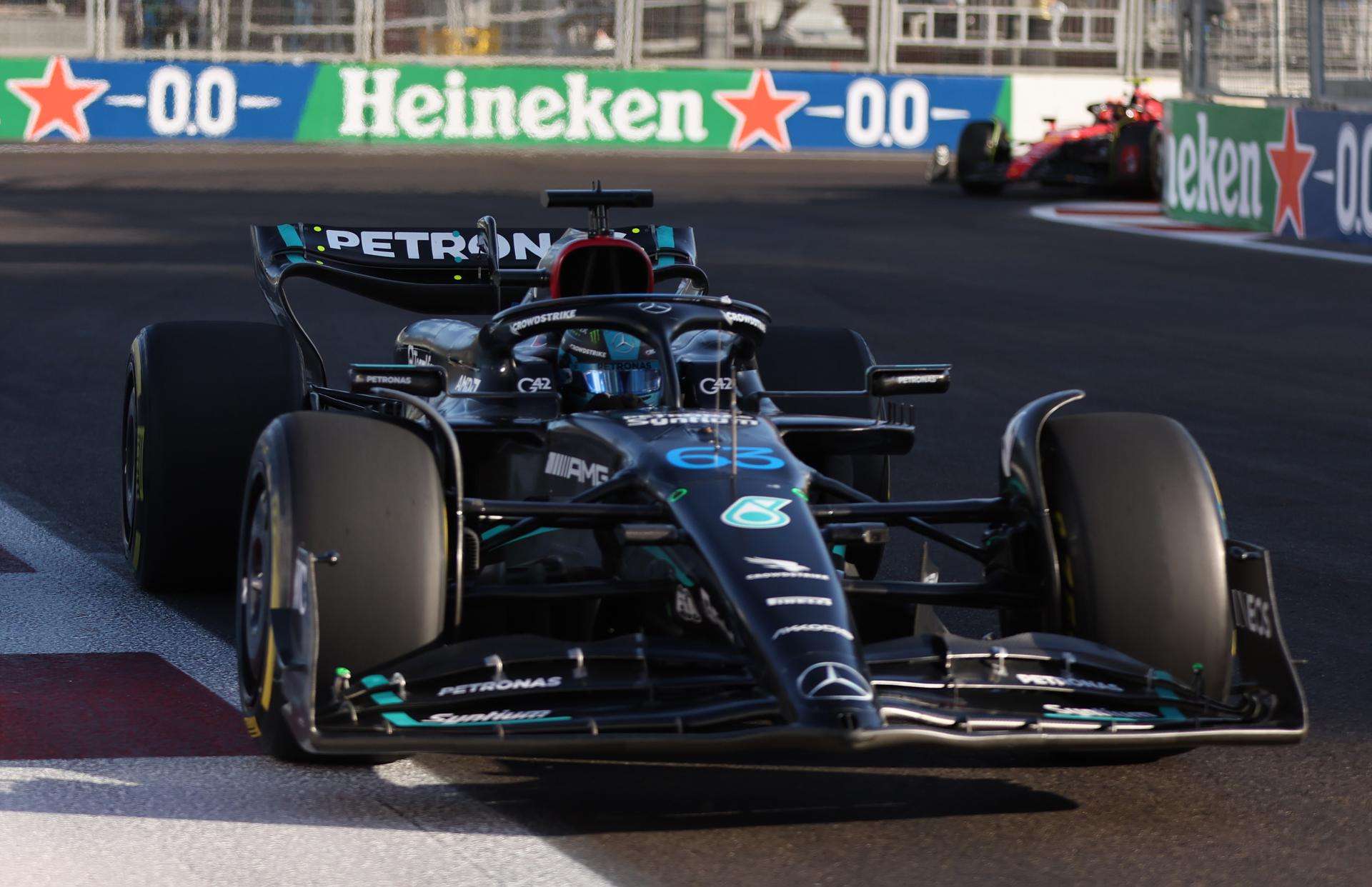 Mercedes domina el primer libre; Sainz quinto, Alonso séptimo y 'Checo' el 11