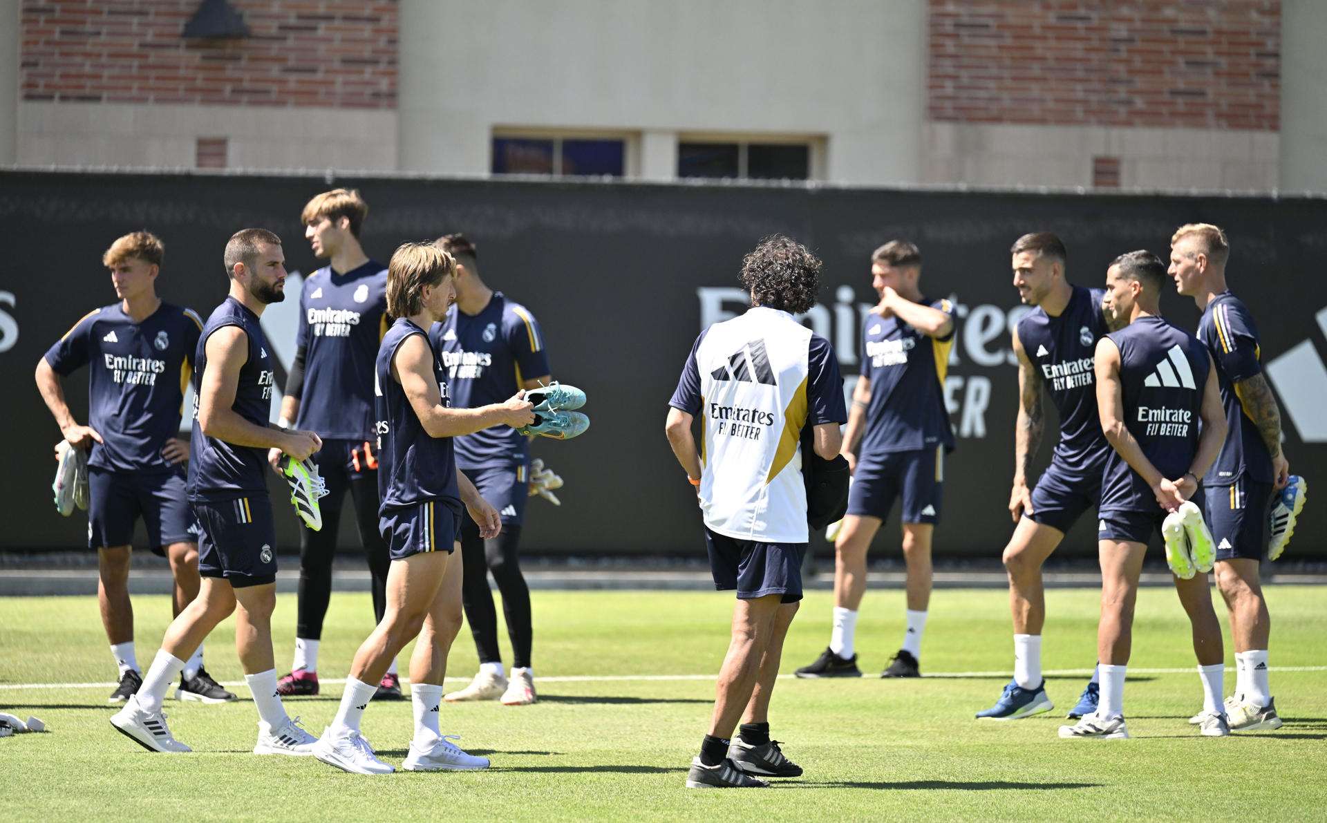 El Real Madrid se entrena en Los Ángeles con Vinícius como favorito de la afición californiana