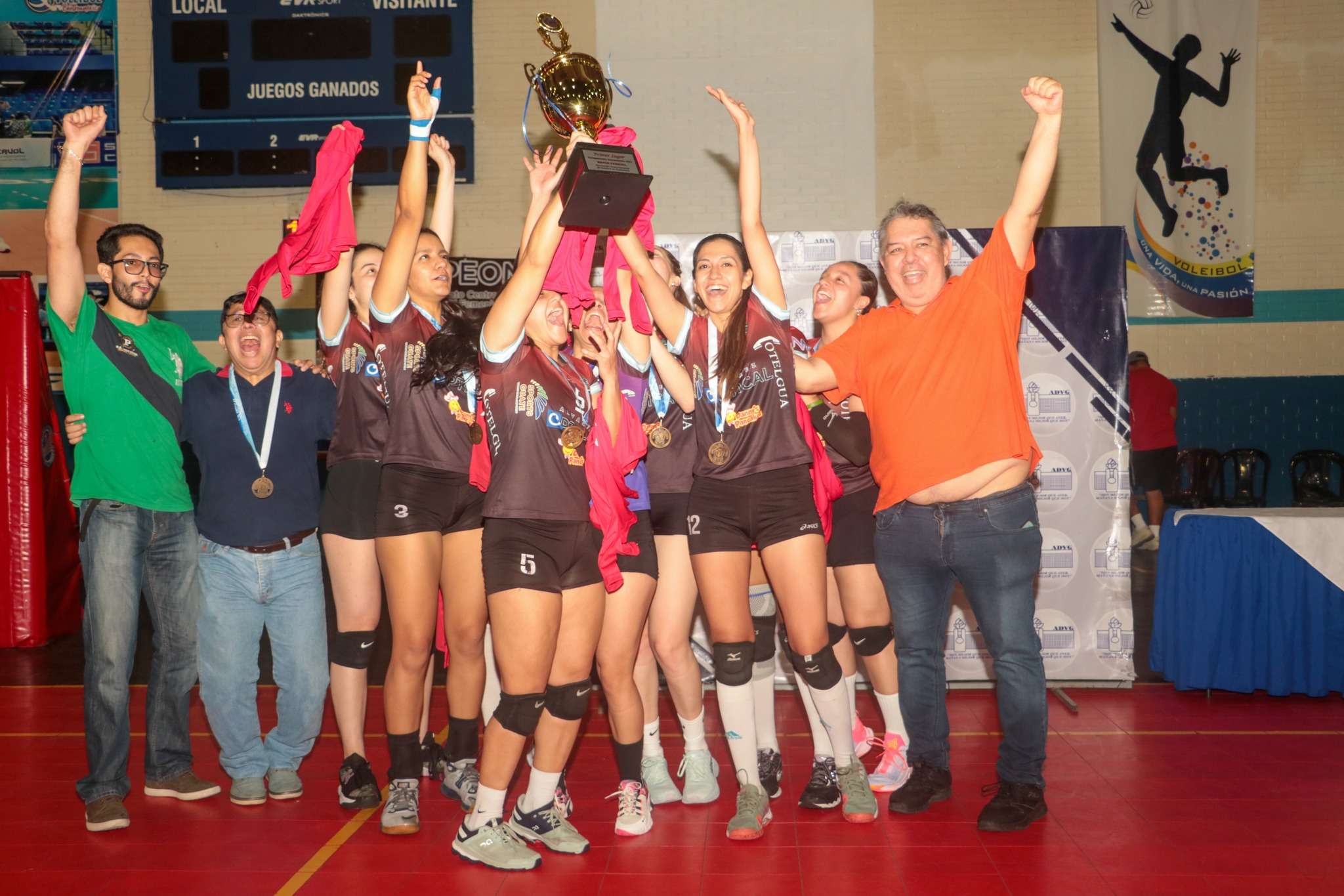 Smarbrams volvió a la cúspide del voleibol nacional, al vencer 3-2 a Avanti, en la gran final Torneo Incremento 2023 celebrado en el Gimnasio Alfonso Gordillo.