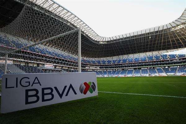 Fotografía de archivo donde se observa el logo de la Liga MX. EFE/Antonio Ojeda