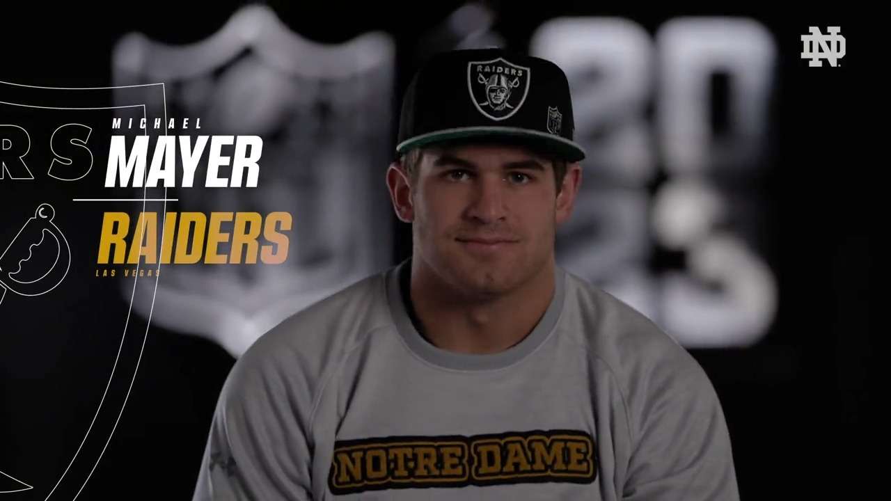 Mad Maxx le da la bienvenida a la NFL al novato Michael Mayer