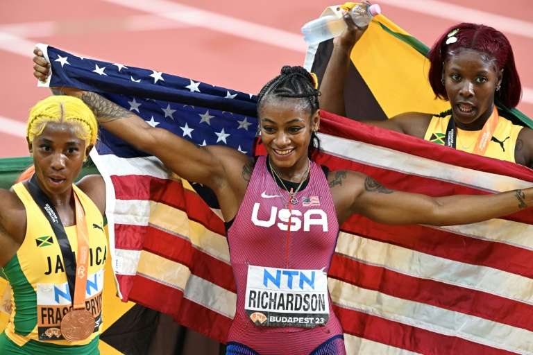 EN VIDEO | Richardson es la mujer más rápida del mundo