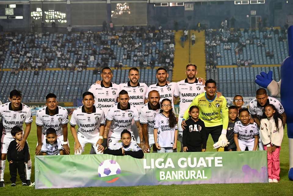 Comunicaciones venció 2-1 a Xelajú en el Doroteo Guamuch