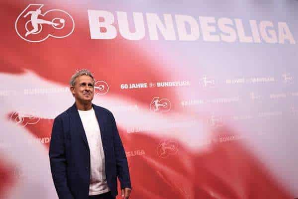 El exfutbolista Pierre Littbarski asiste a la gala de recepción '60 años de la Bundesliga' en Berlín, Alemania. EFE/EPA/CLEMENS BILAN