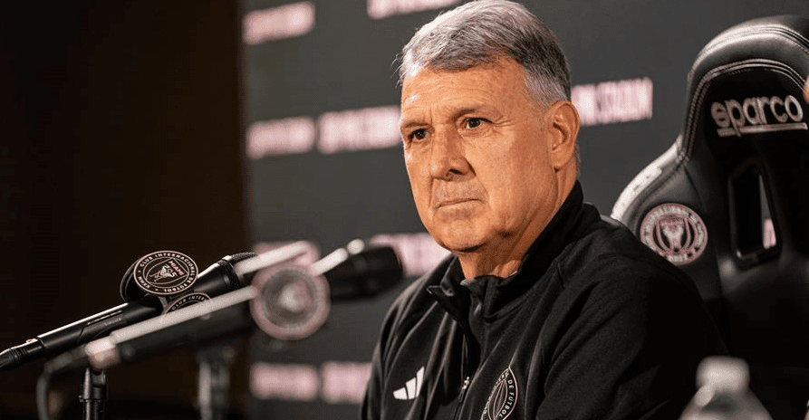 Martino sobre la lesión de Messi: "Después de hablar con él tengo menos pesimismo"