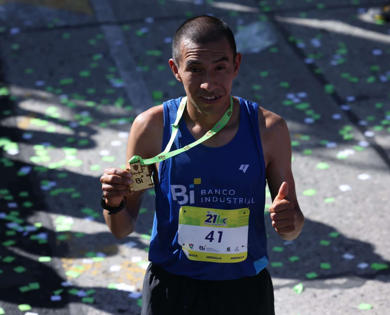 EN VIDEO | Alberto González gana los 21k de la Ciudad de Guatemala