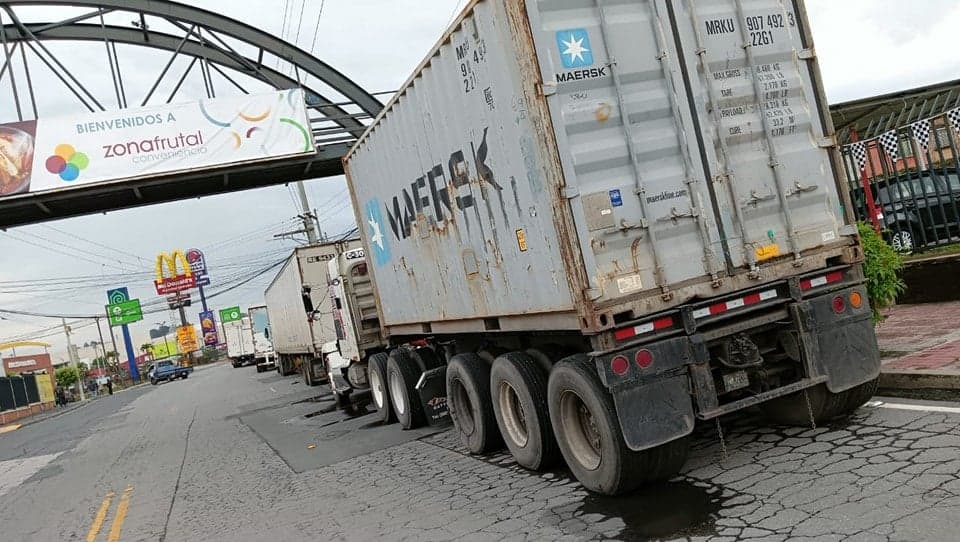 transporte pesado bloqueos caravana
