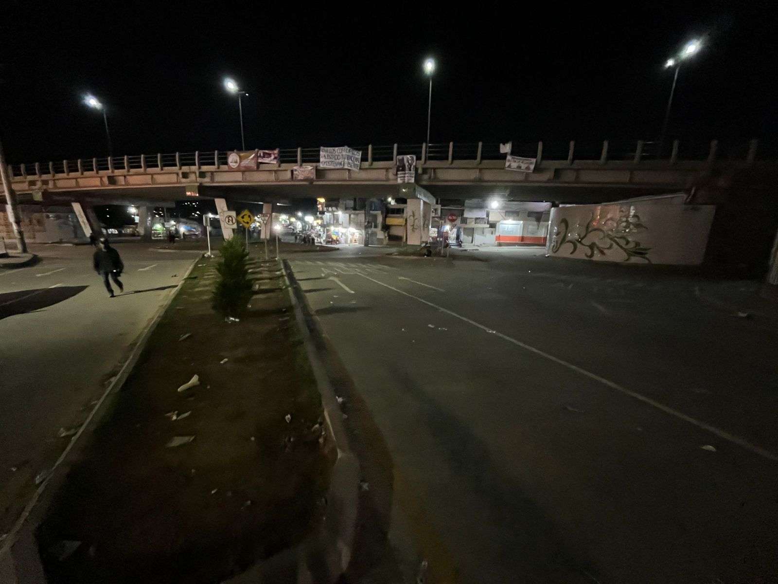 EN FOTOS | Así se encuentra Cuatro Caminos luego de otro día de bloqueo