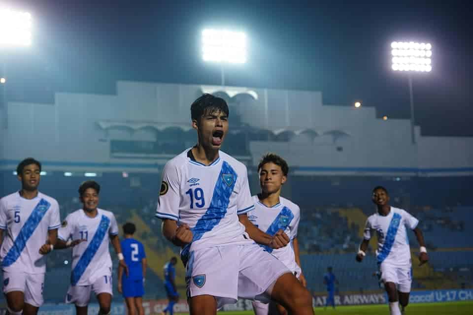 Olger Escobar Selección Nacional de Guatemala
