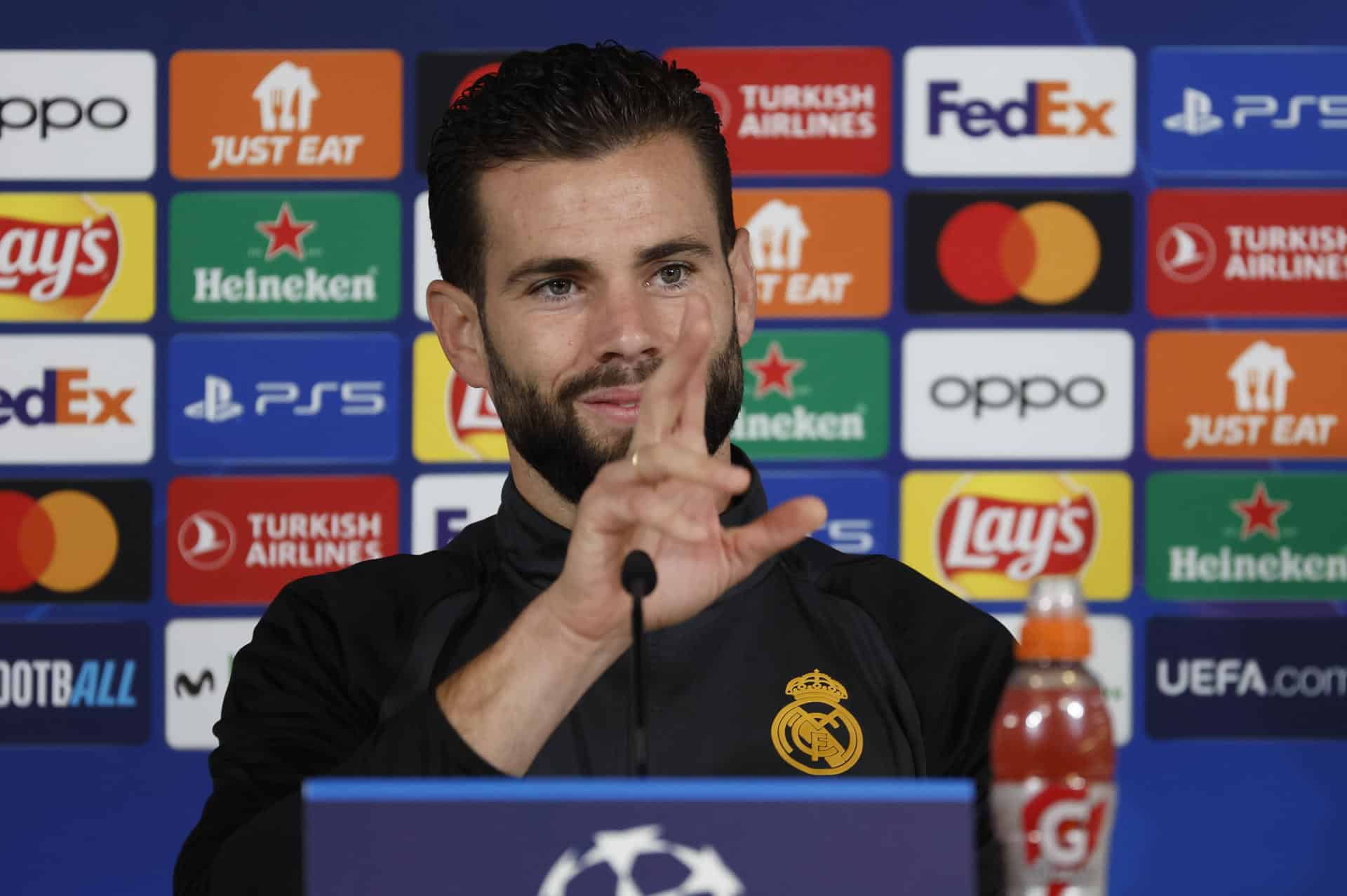Nacho: "Si Puyol quiere motivar y ayudar a Vinícius, perfecto"