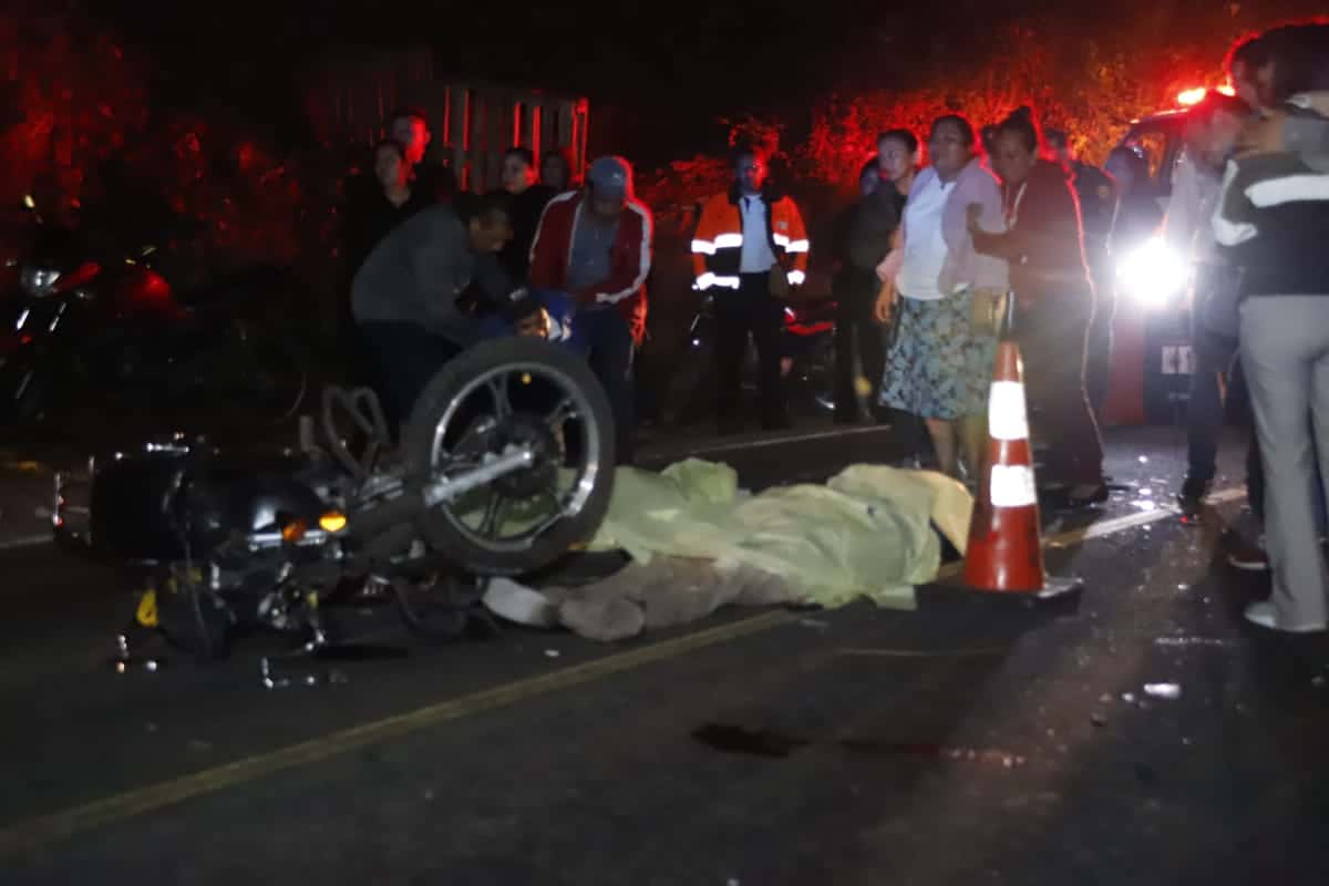 Tripulantes de motocicleta fallecieron en trágico accidente en Villa Nueva