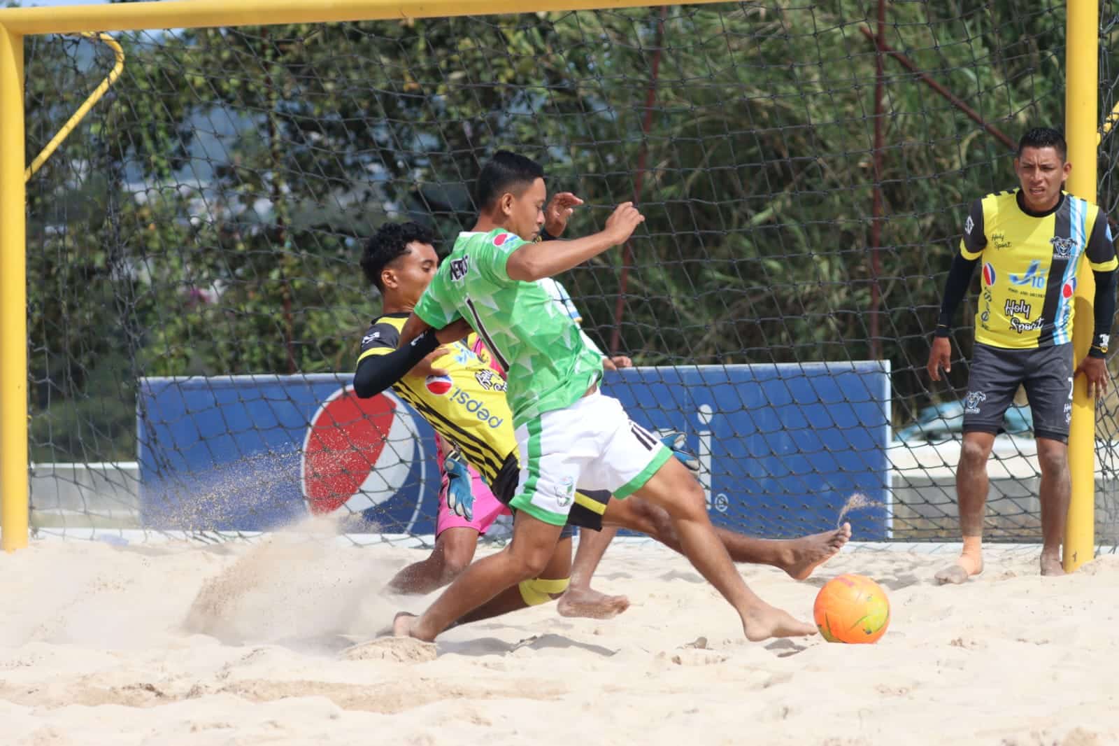 Futplaya: Pioneros y Piratas van por el titulo
