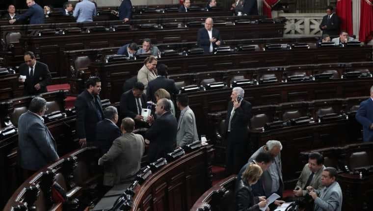 Congreso posterga votación para conocer antejuicios contra magistrados del TSE por falta de quorum